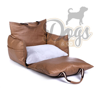 Dogs&amp;Co Luxe Honden autostoel Leather Look Royal+  Mocca