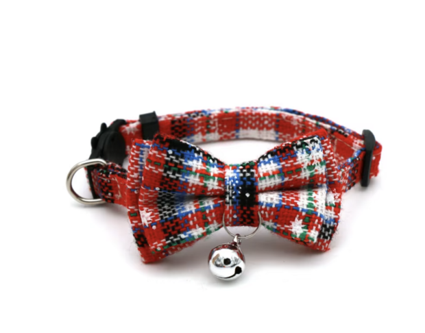 Kersthalsband met strik voor kat of kleine hond rood/blauw snowflakes belletje